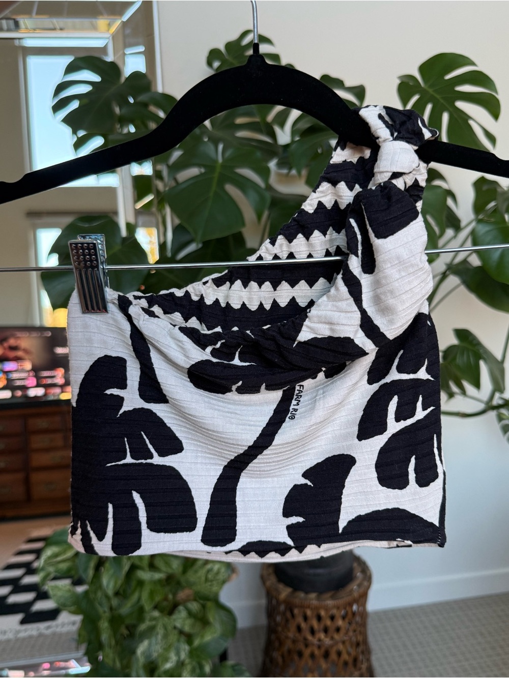FARM Rio | Reversible Ribbed Asymmetrical One-Shoulder Printed Crop Tank - Picture 3 of 6
